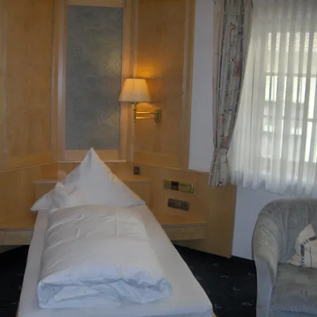 Hotel-Restaurant Hirsch 3*
