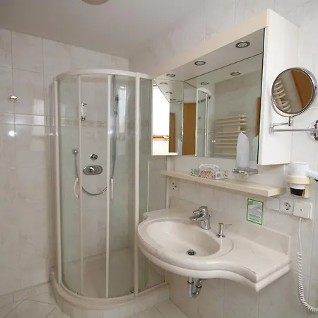 فندق فندق-مطعم هيرش 3*