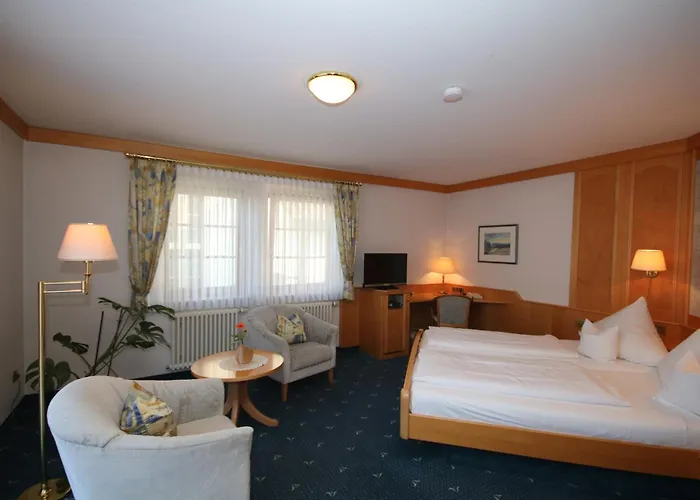 فندق فندق-مطعم هيرش بيرغهوبتْنْ